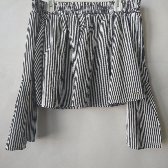 Bebe Off the shoulder Striped Crop Top - Picture 2 of 12